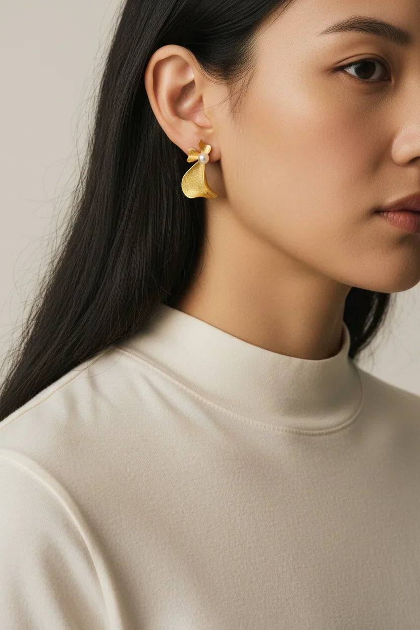 Aurora Pearl Sculpt Earrings