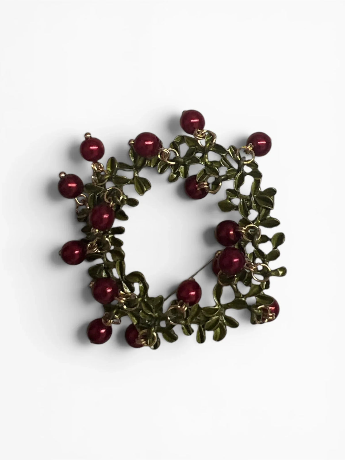 Berry Vine Botanical Wreath Brooch Pin
