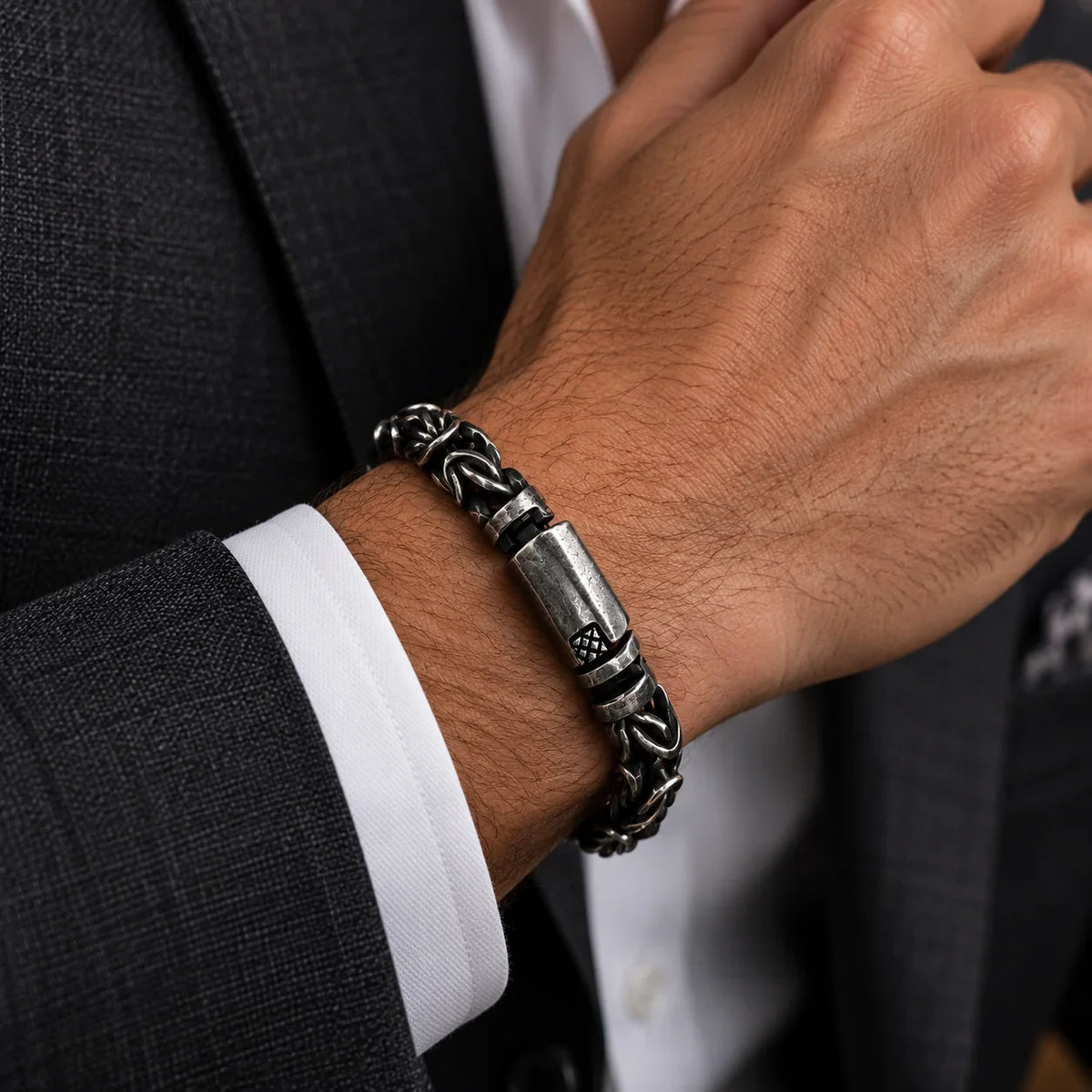 The Sovereign Chain Bracelet