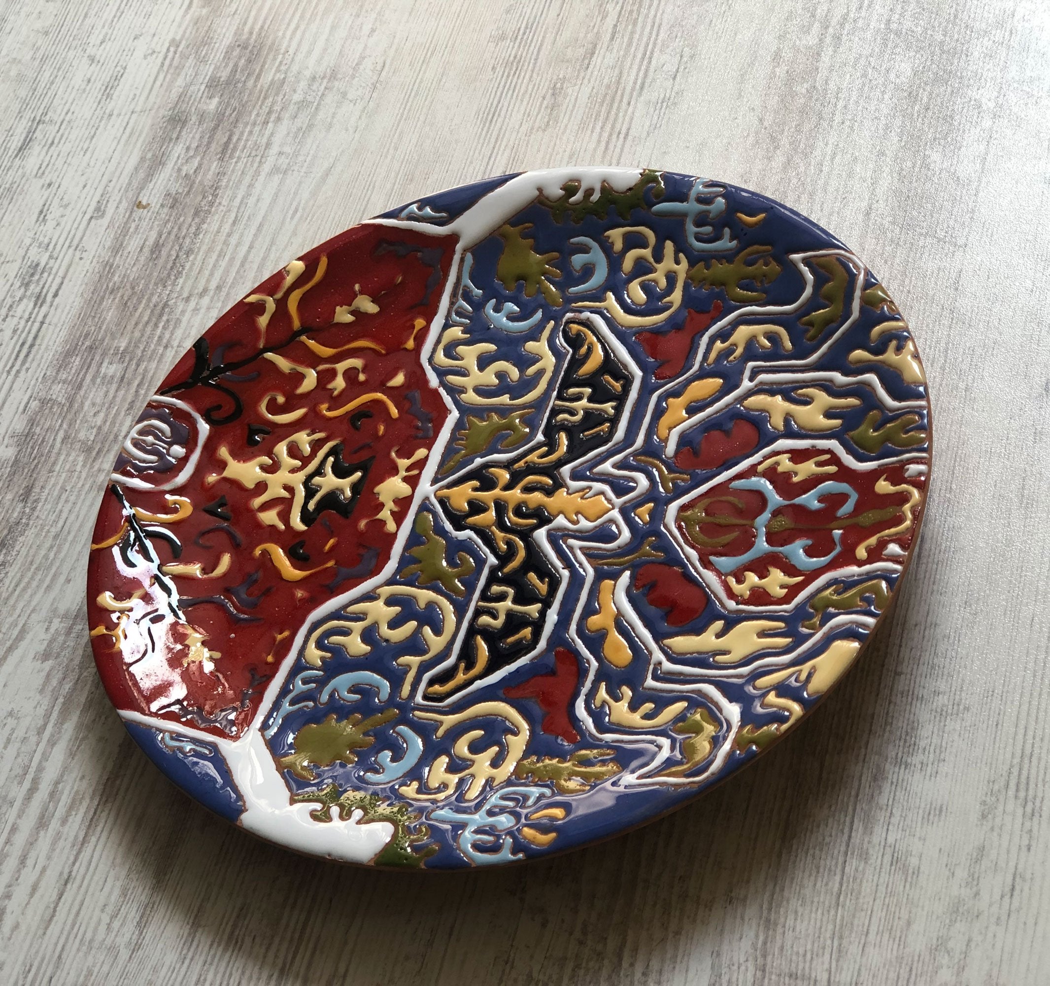 Mane Tiles Ceramic Plate with Armenian Carpet Ornaments - Artsakh