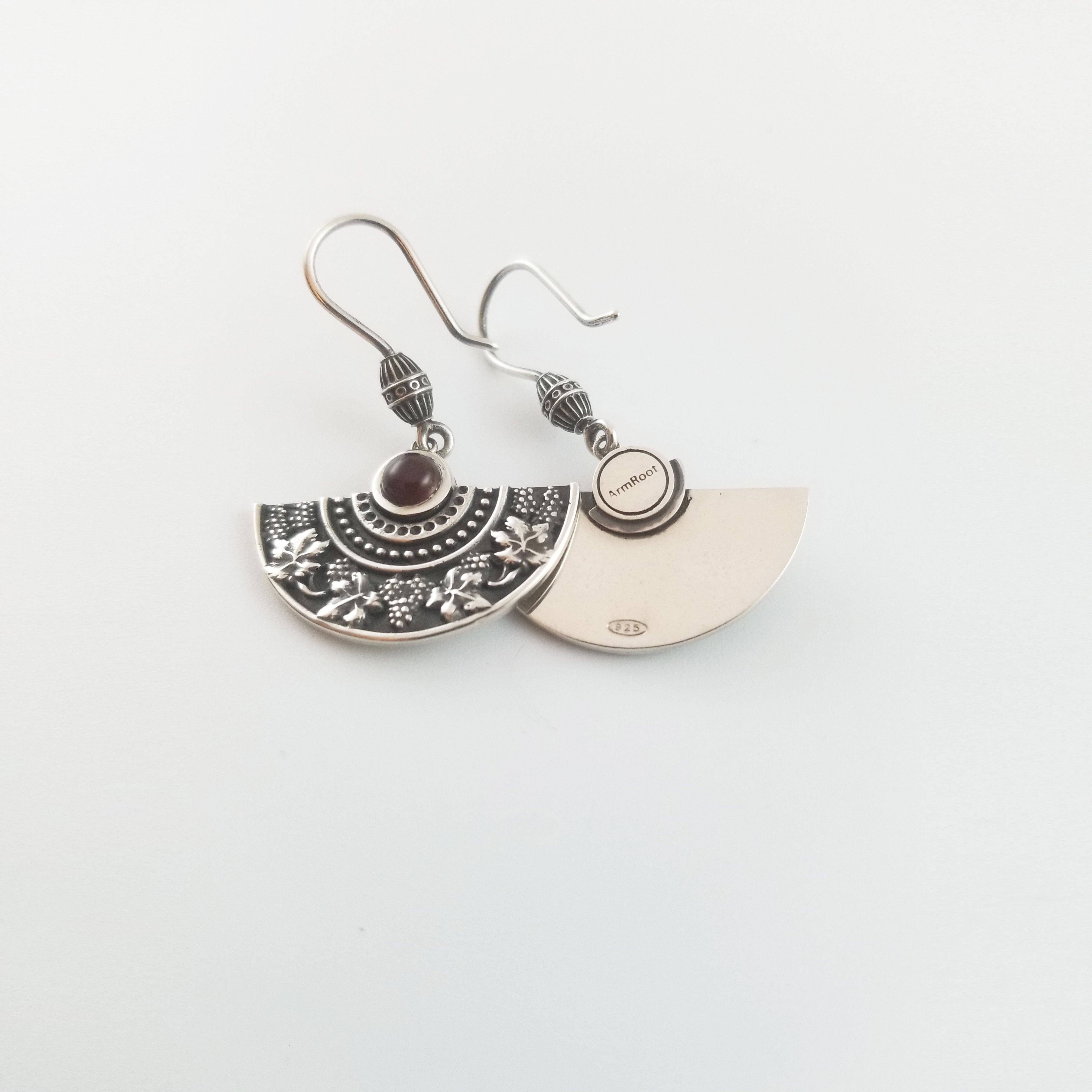 Arm Root Earrings - Grapes