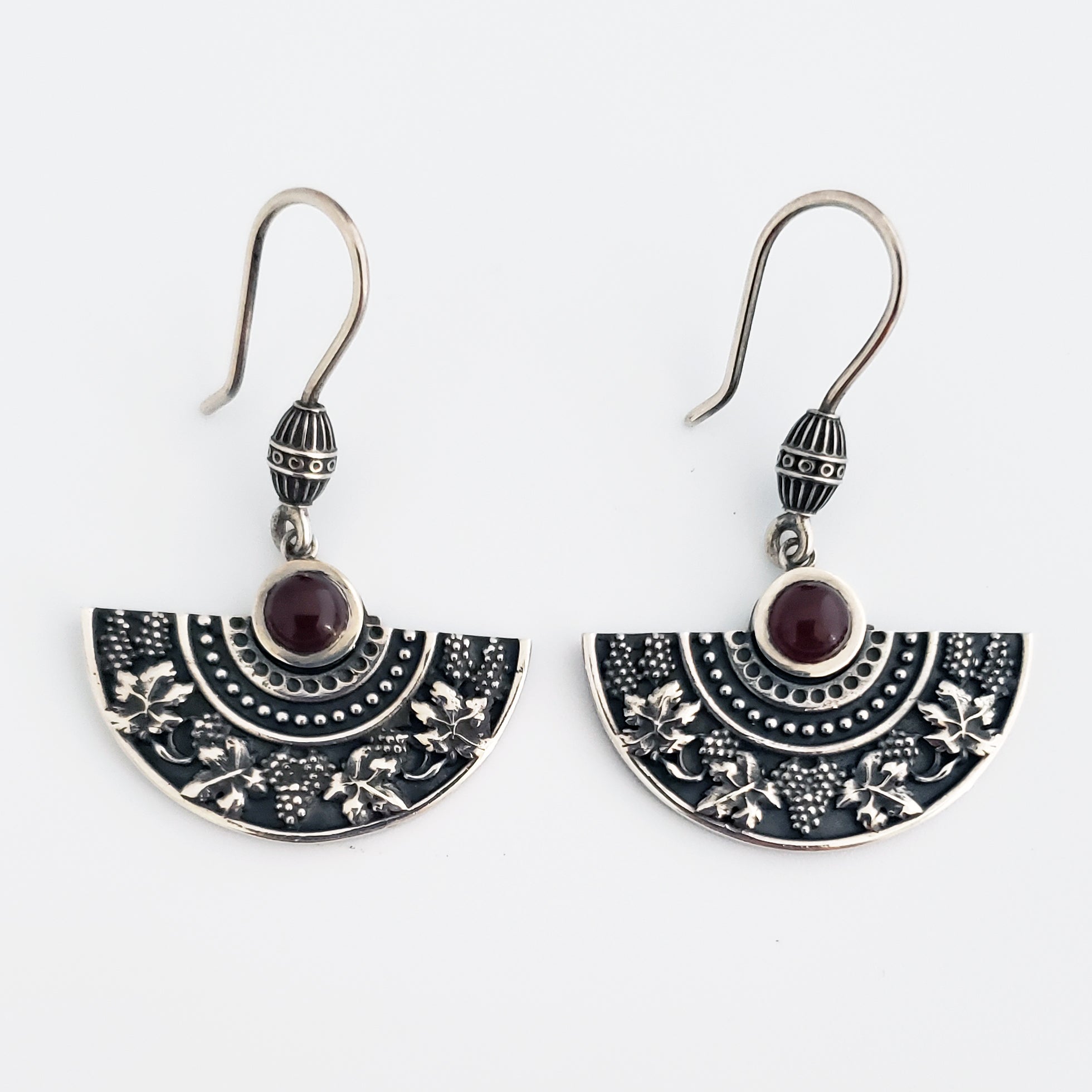 Arm Root Earrings - Grapes