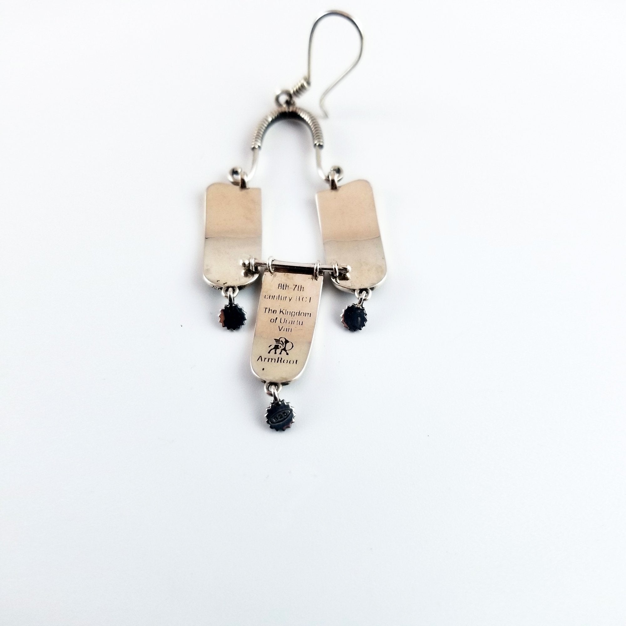 Arm Root Van Earrings Big