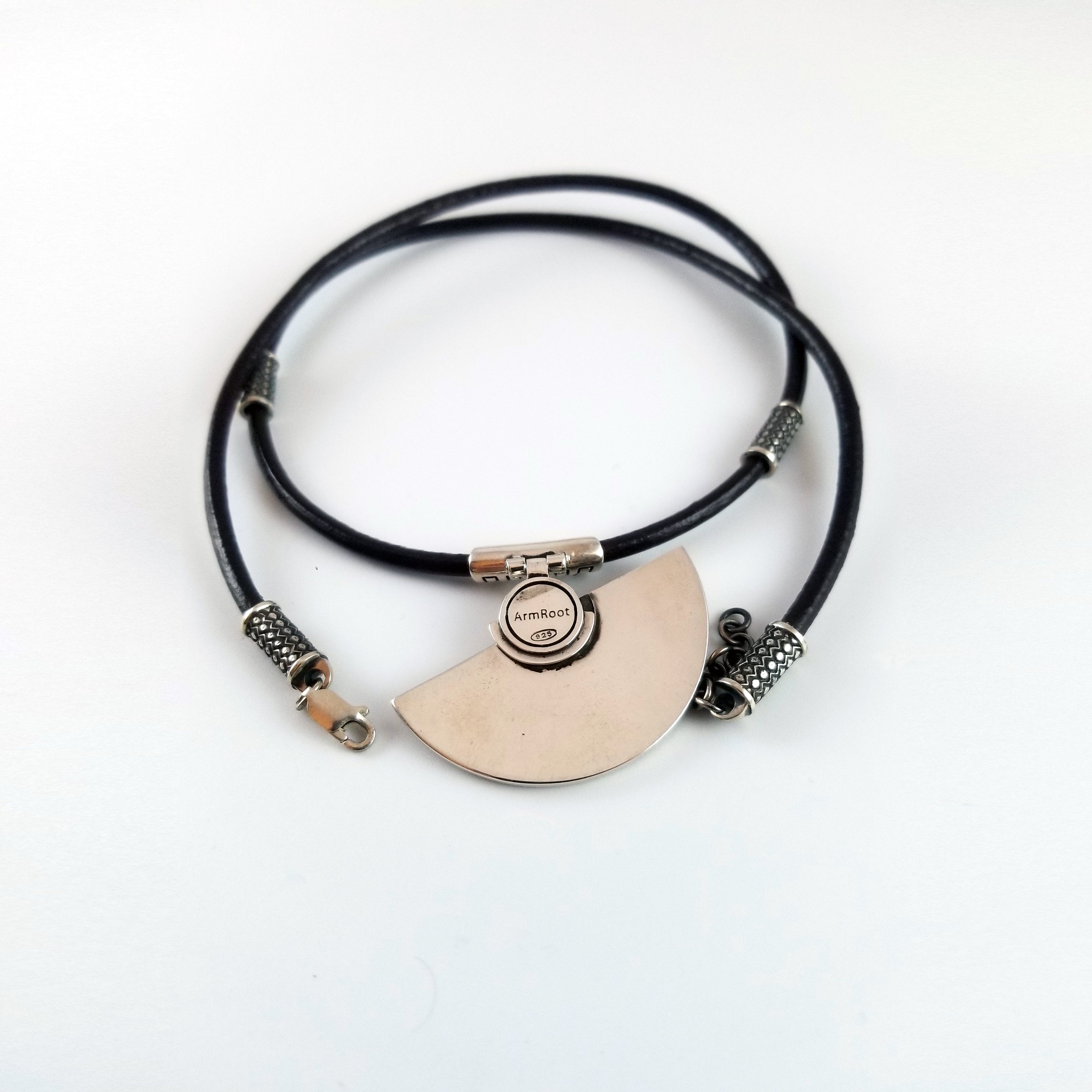 Arm Root Grapes Pendant