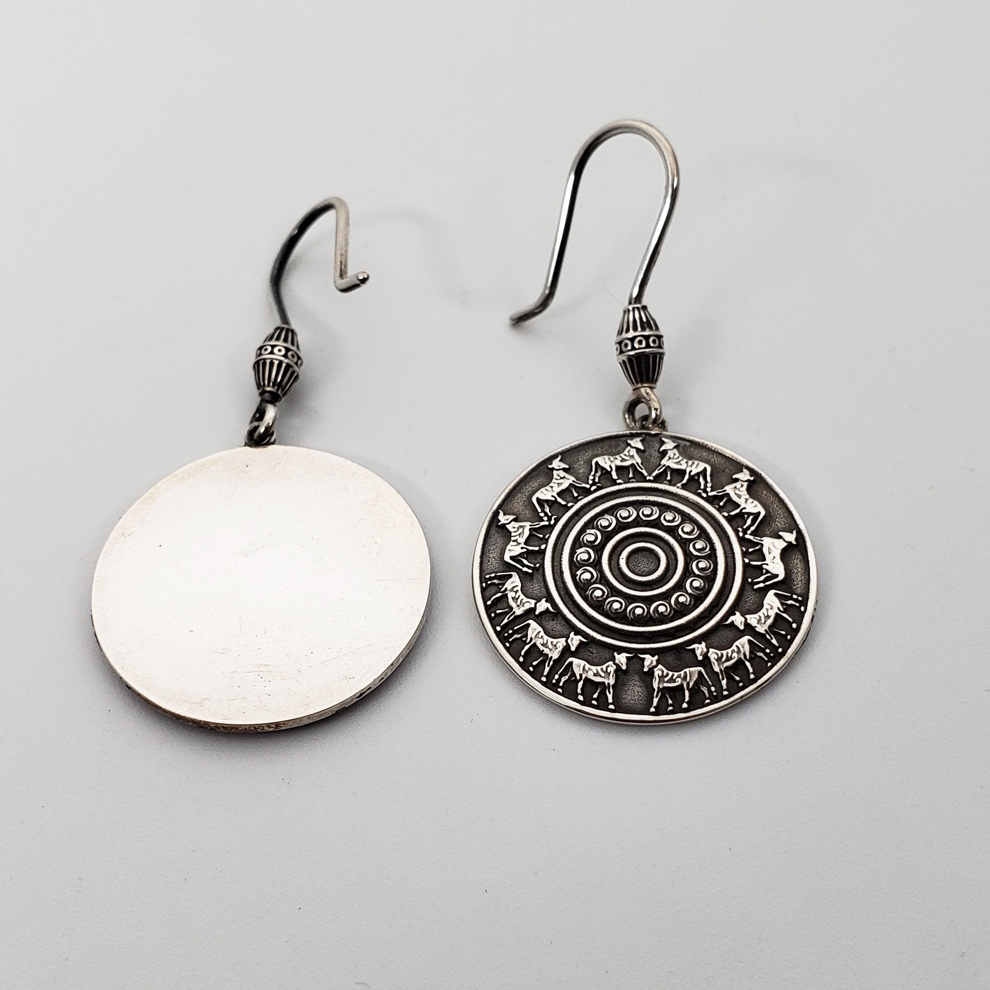 Arm Root Urartu Earrings