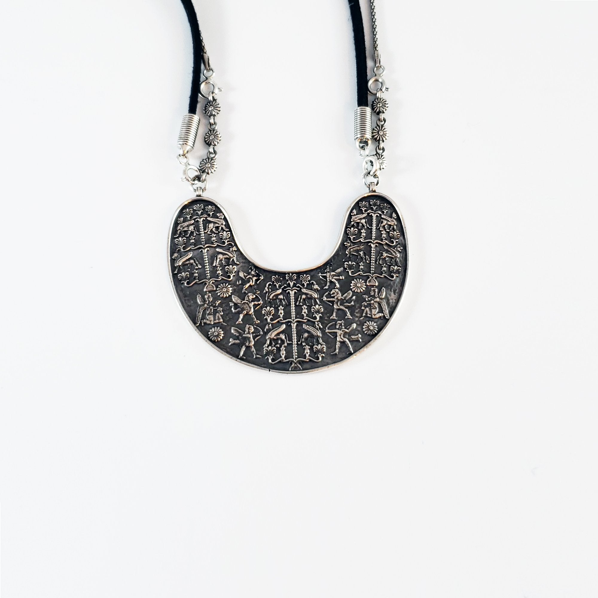 Arm Root Van Kingdom Pendant