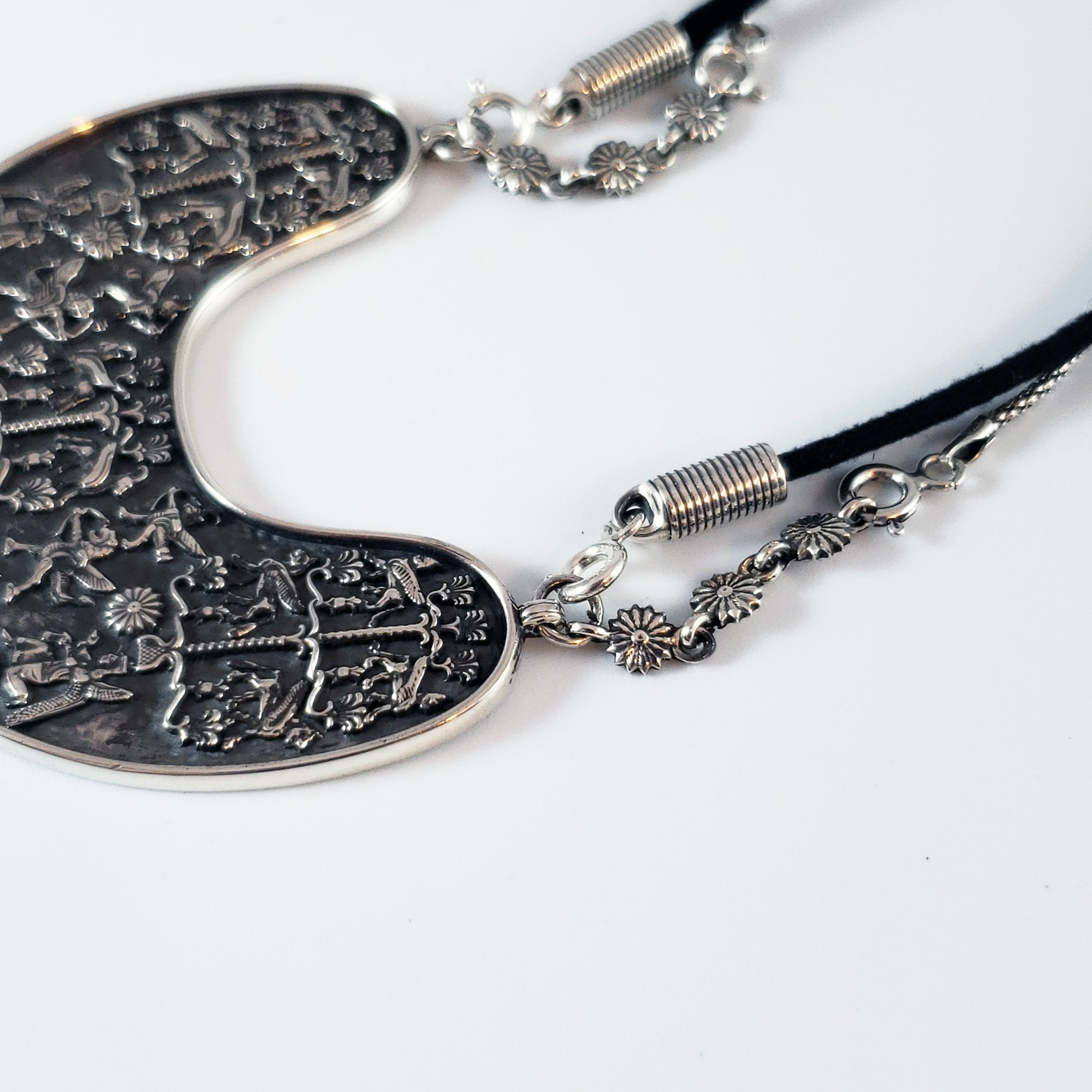 Arm Root Van Kingdom Pendant