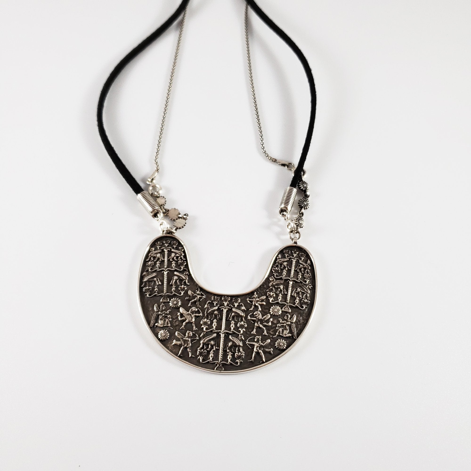 Arm Root Van Kingdom Pendant