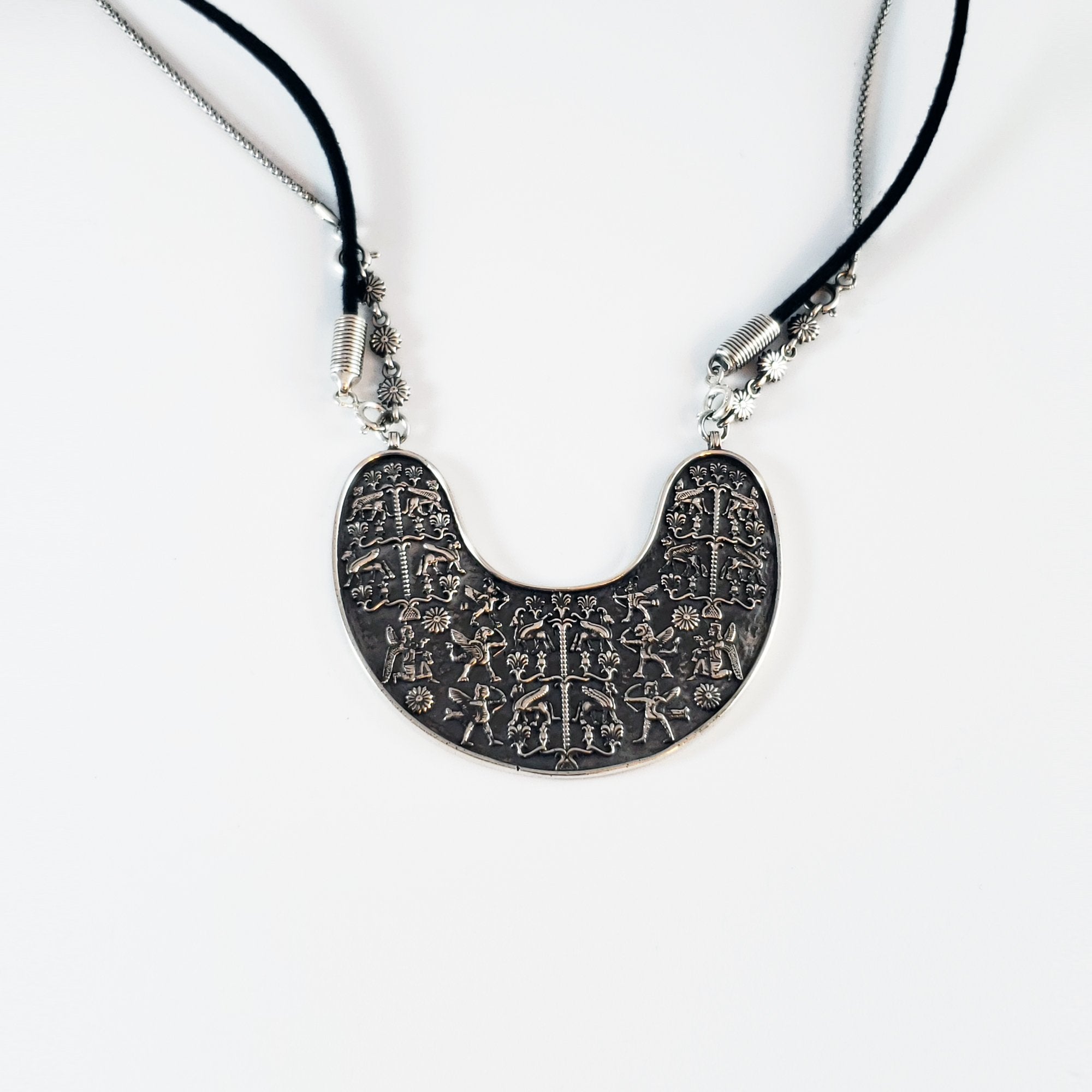 Arm Root Van Kingdom Pendant