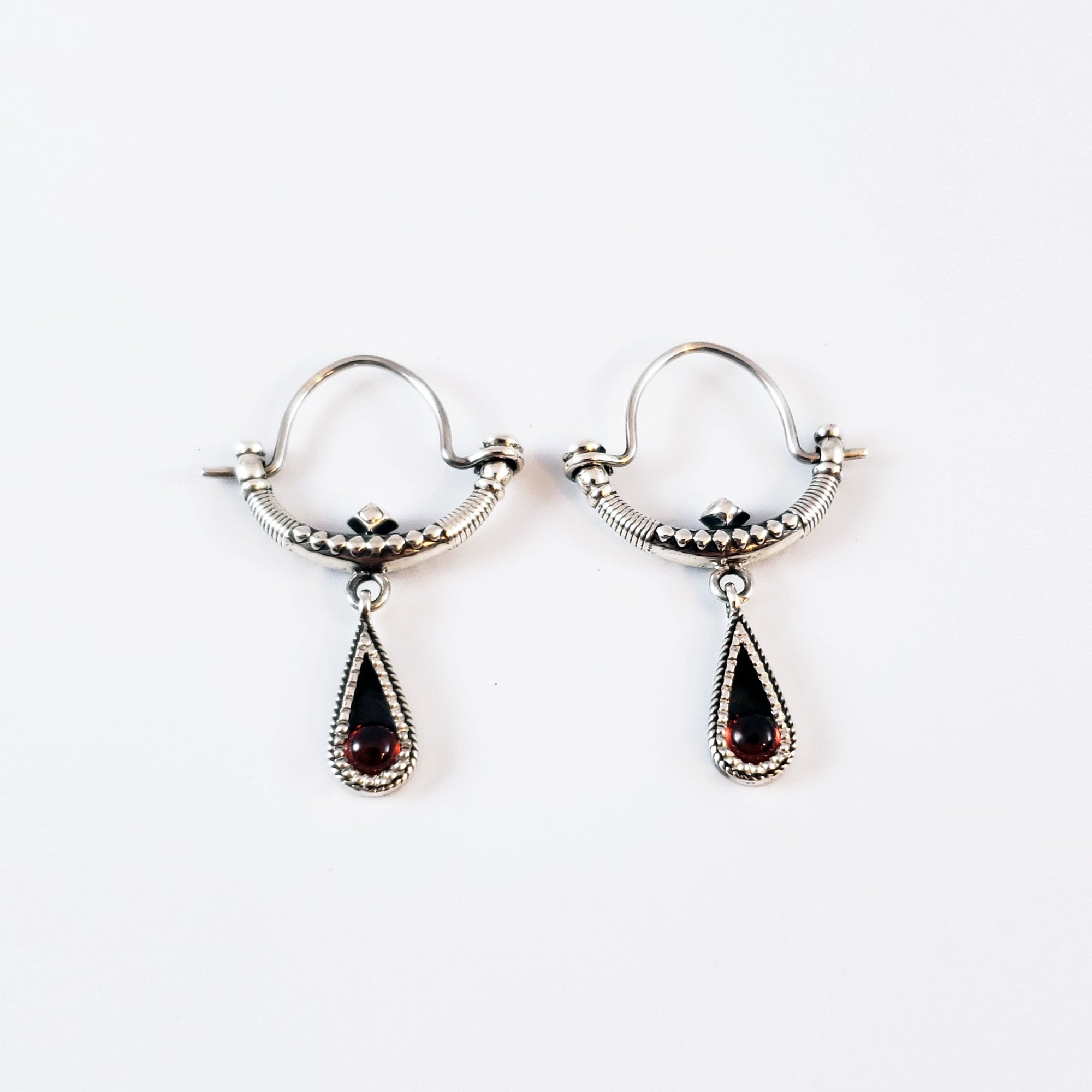 Arm Root Daghdghan Earrings with Garnet