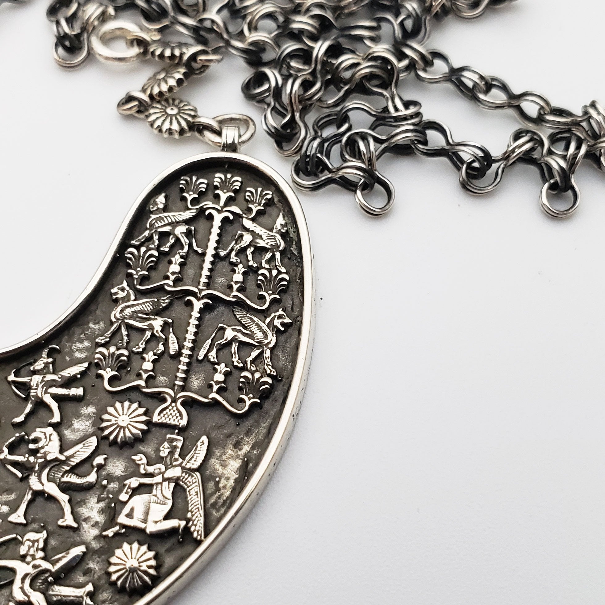 Arm Root Van Necklace with Handmade Chain