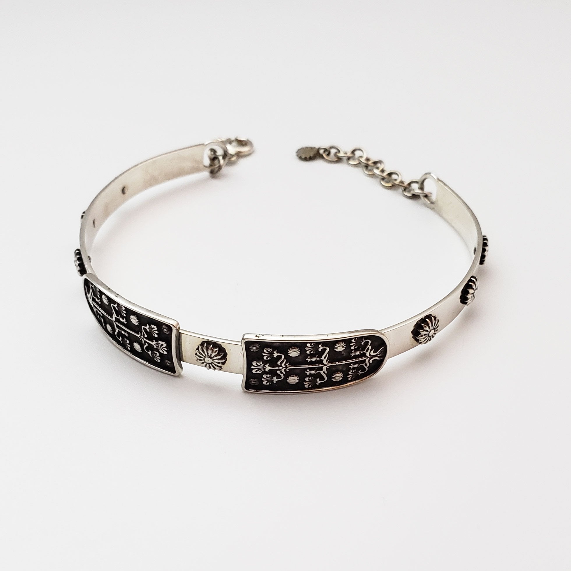 Arm Root Van Kingdom Bracelet