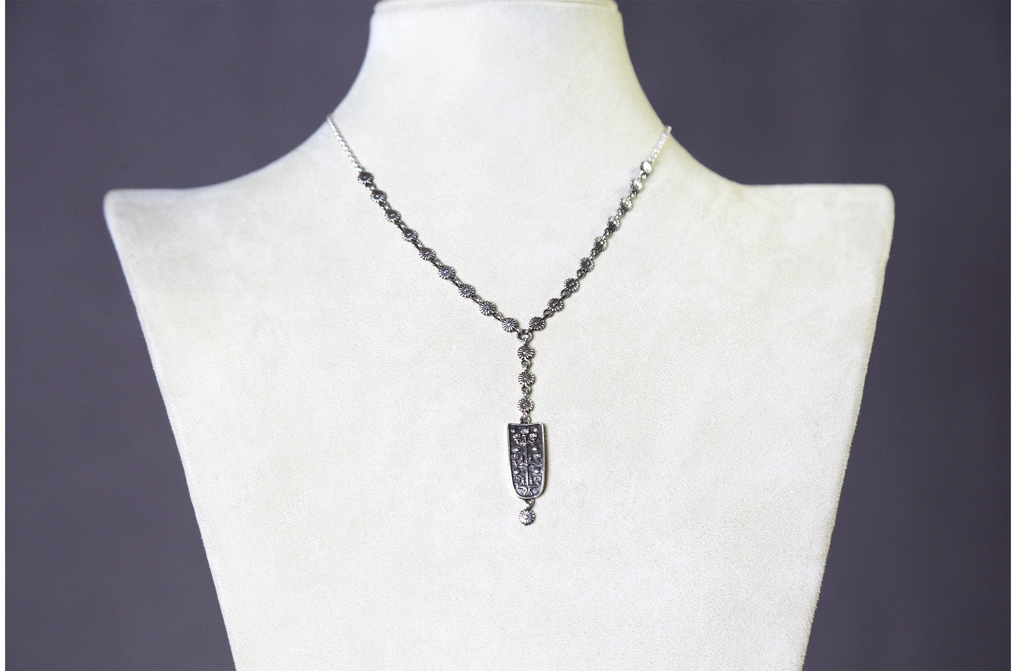 Arm Root Van Delicate Necklace