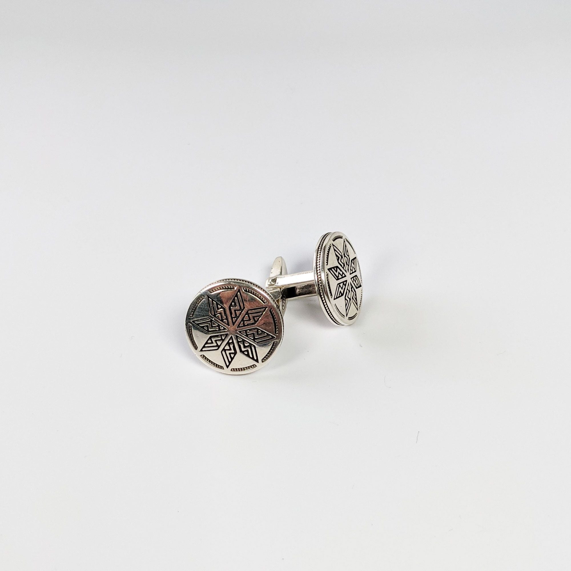 Ayntab Silver Cufflinks (Circle) by Muradian