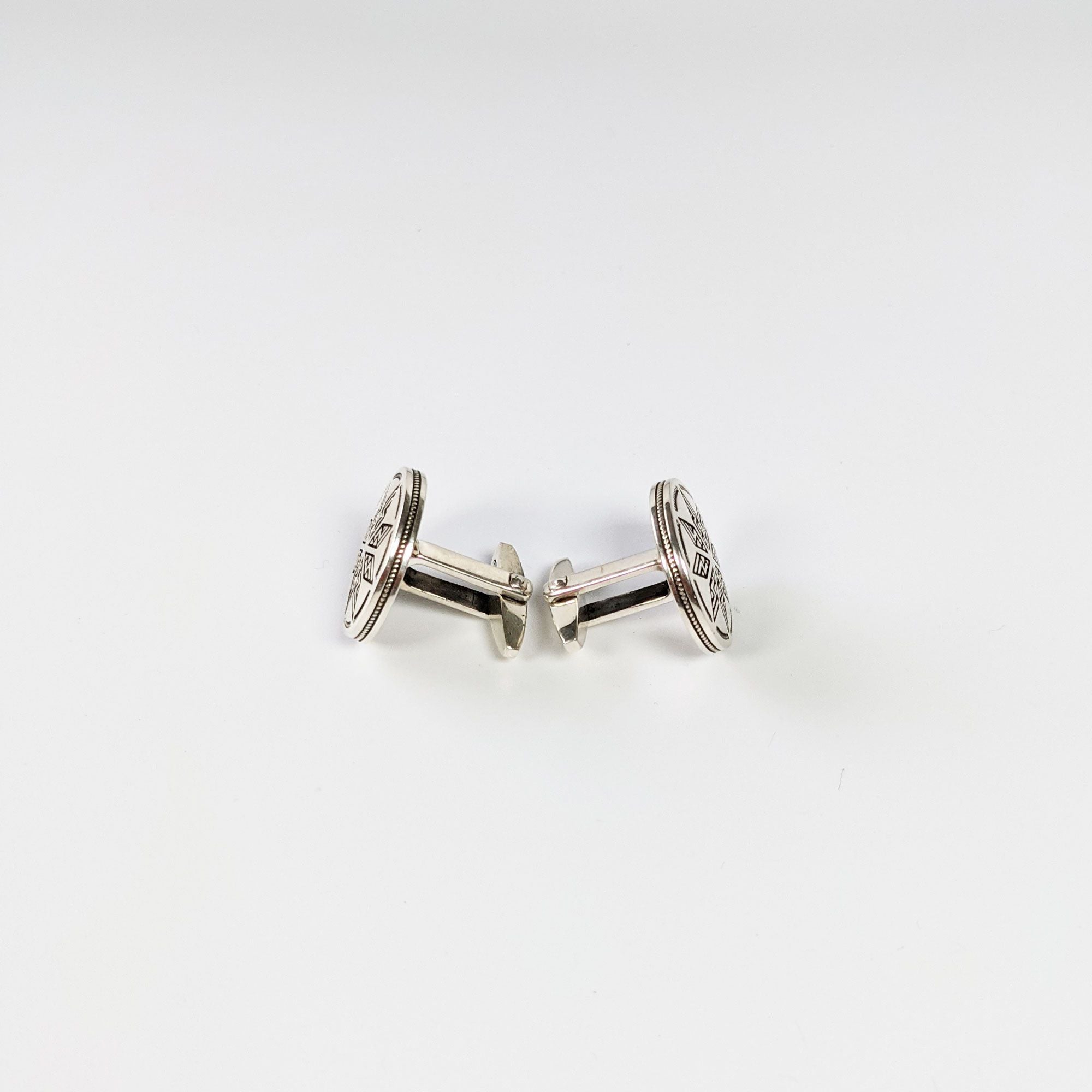 Ayntab Silver Cufflinks (Circle) by Muradian