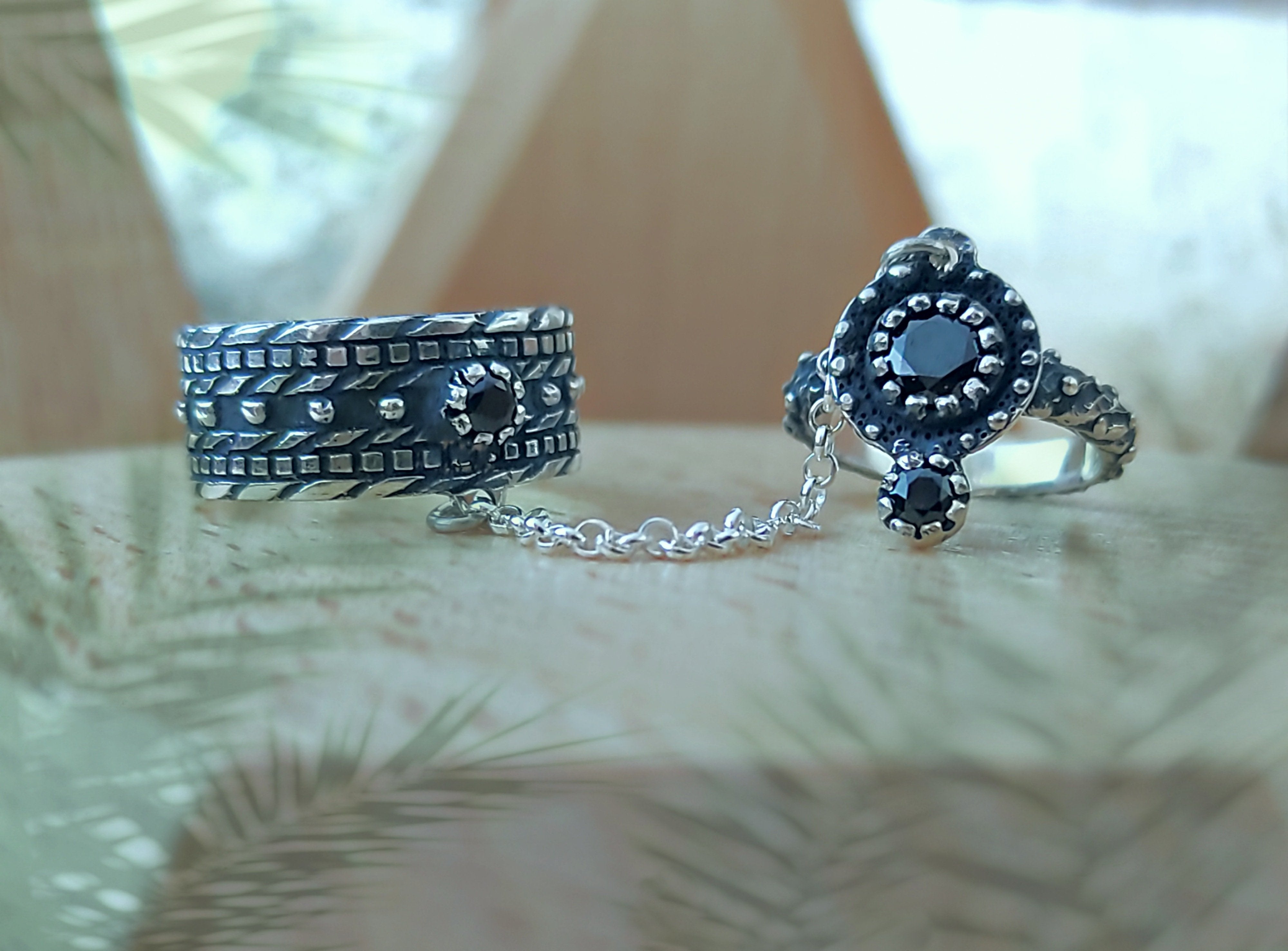 Angin Silver Chain Ring with Onyx