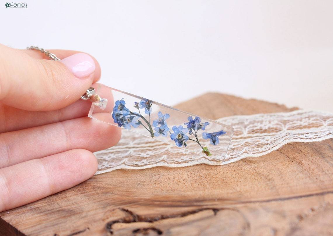 Fancy Forget-Me-Not Necklace