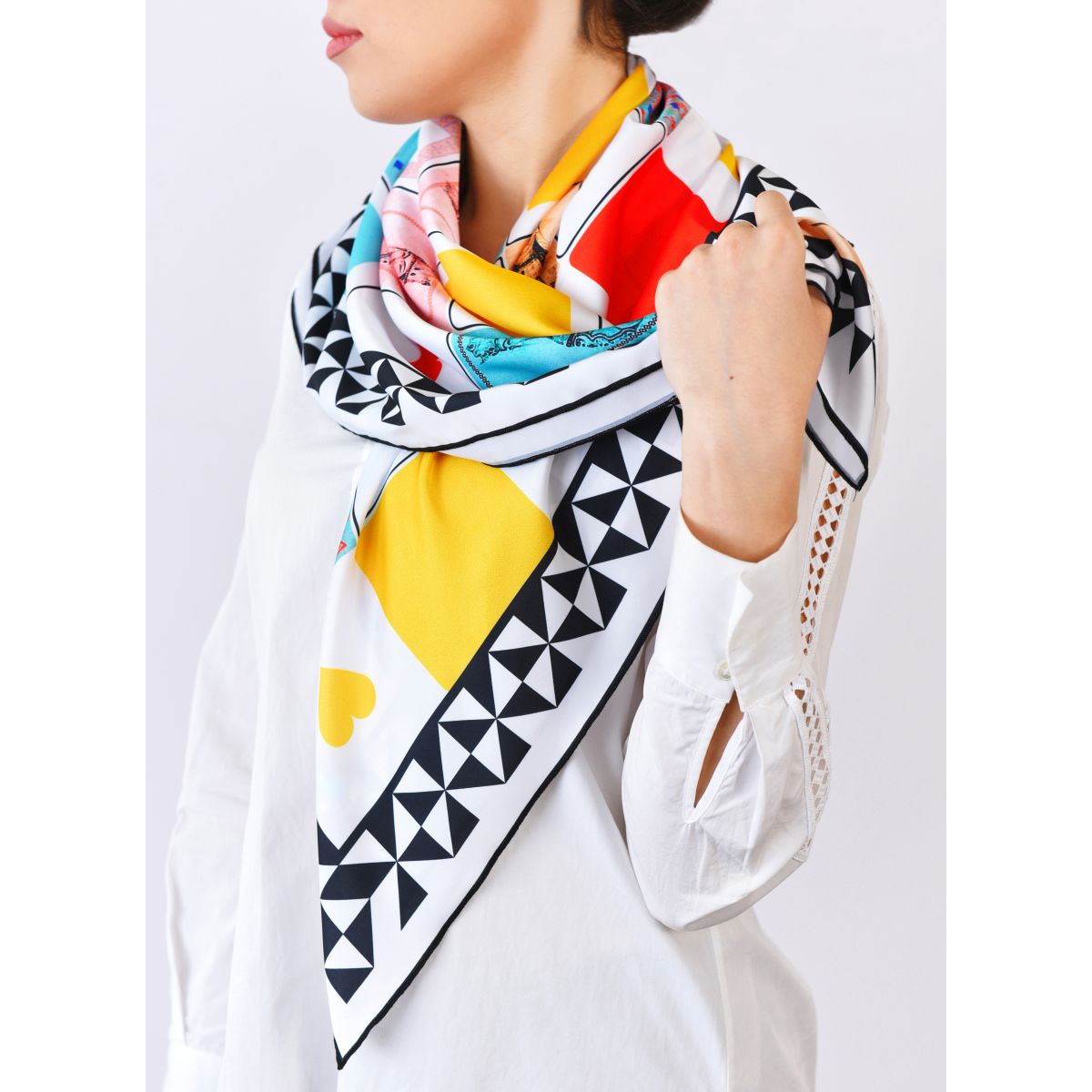 Moreni Scarf - Queen of My Heart (White)