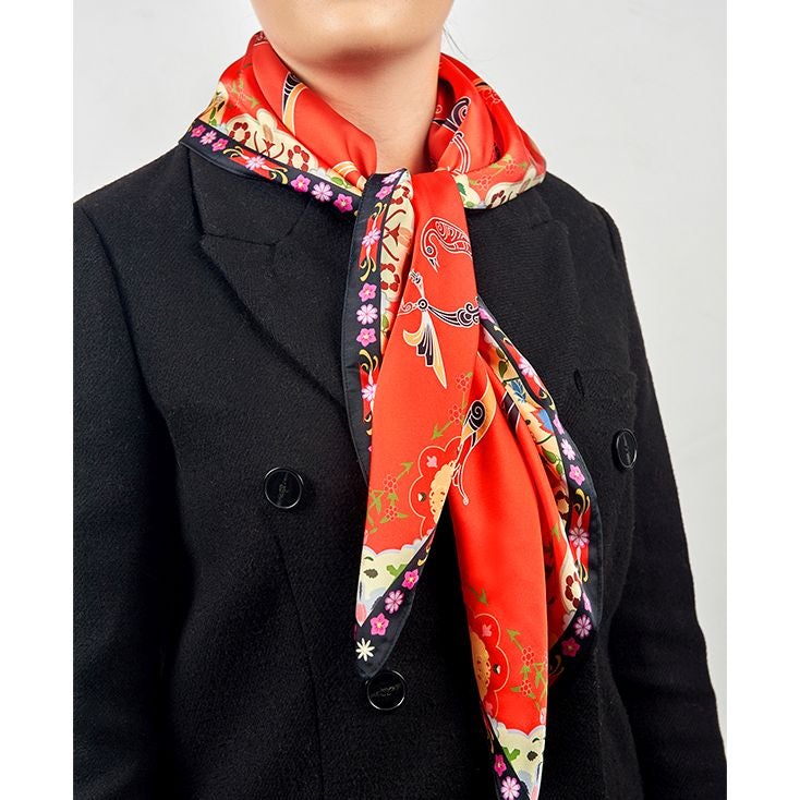 Taraz & Art Scarf - Letters Exposition