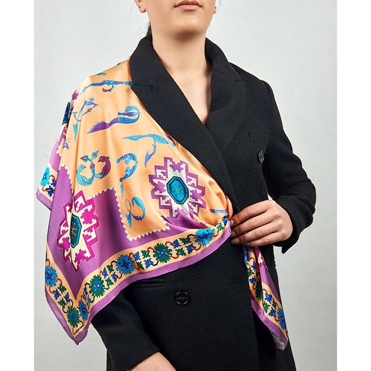 Taraz & Art Scarf - Letters Exposition