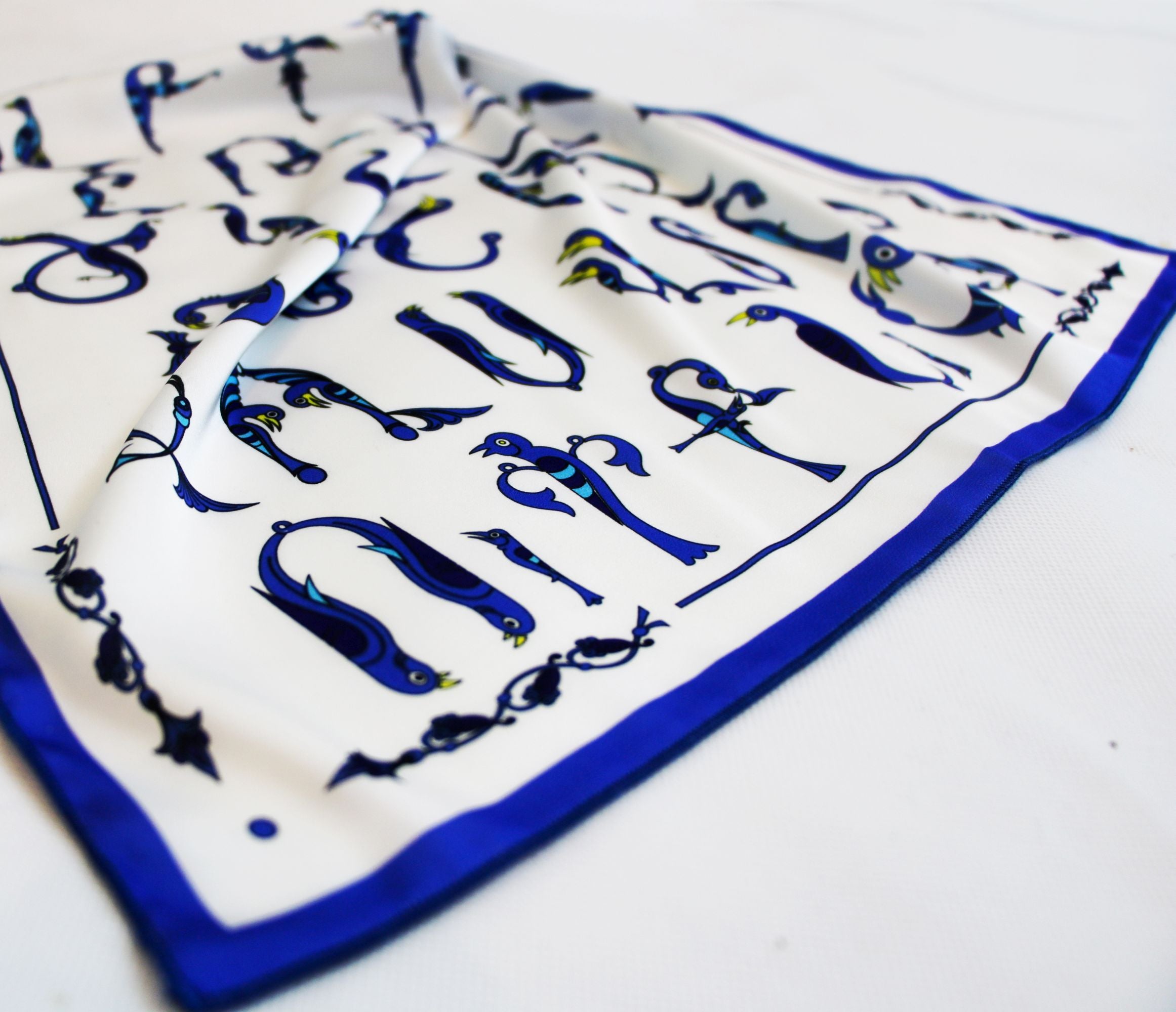 Masoor Armenian Letters Scarf White/Navy