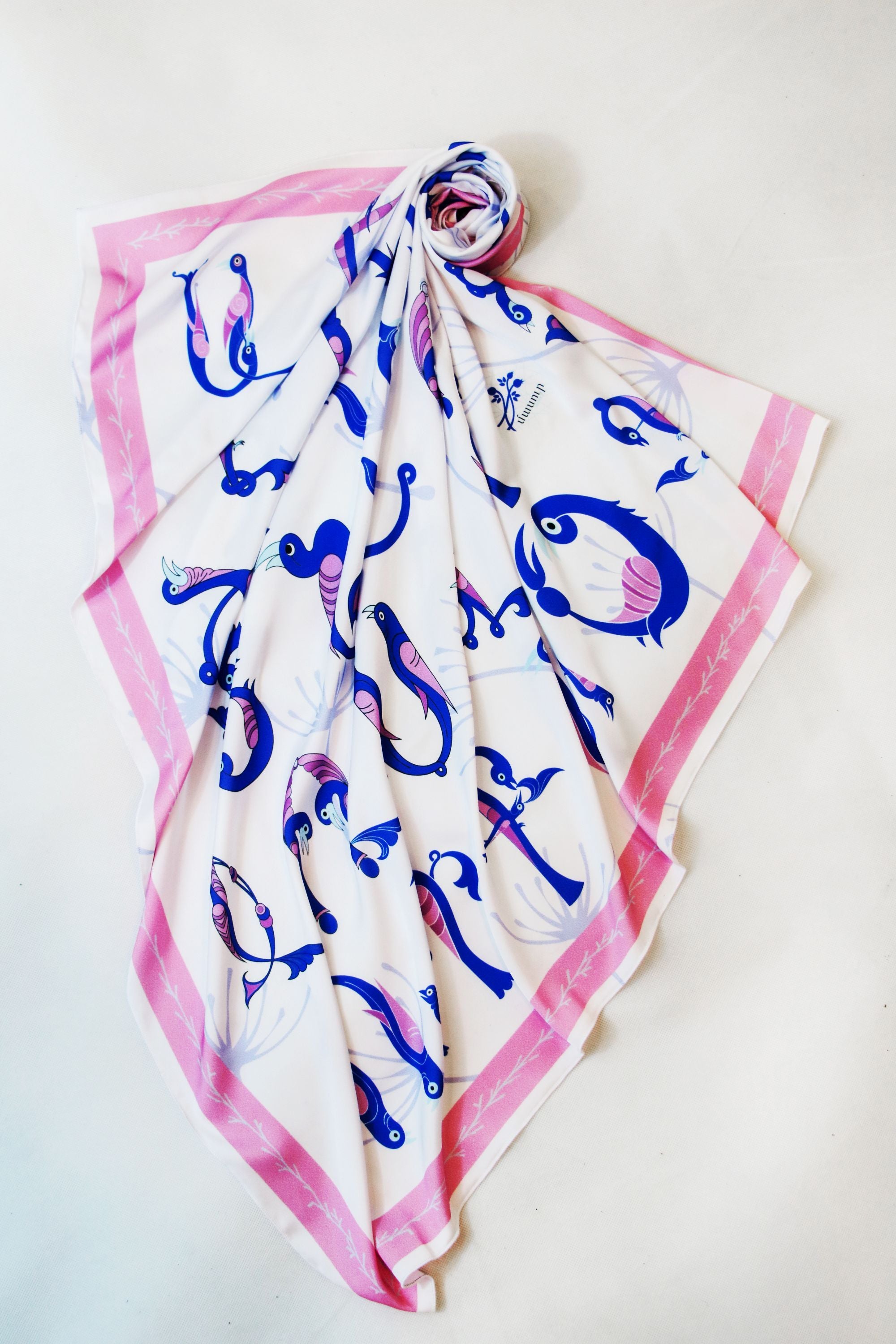 Masoor Armenian Letters Scarf White/Pink