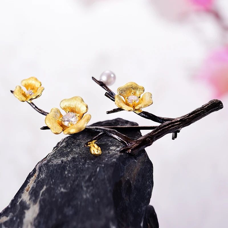 Flower Pin with Pearl