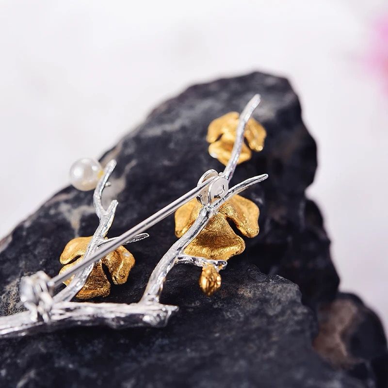 Flower Pin with Pearl