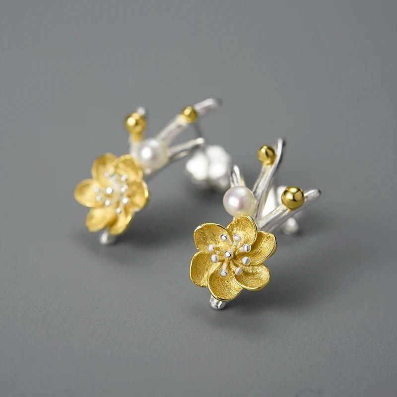 Flower Earrings with Pearl