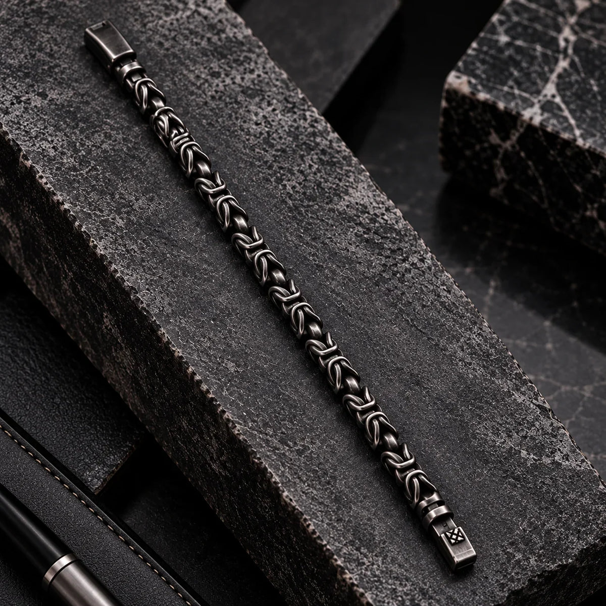 The Sovereign Chain Bracelet