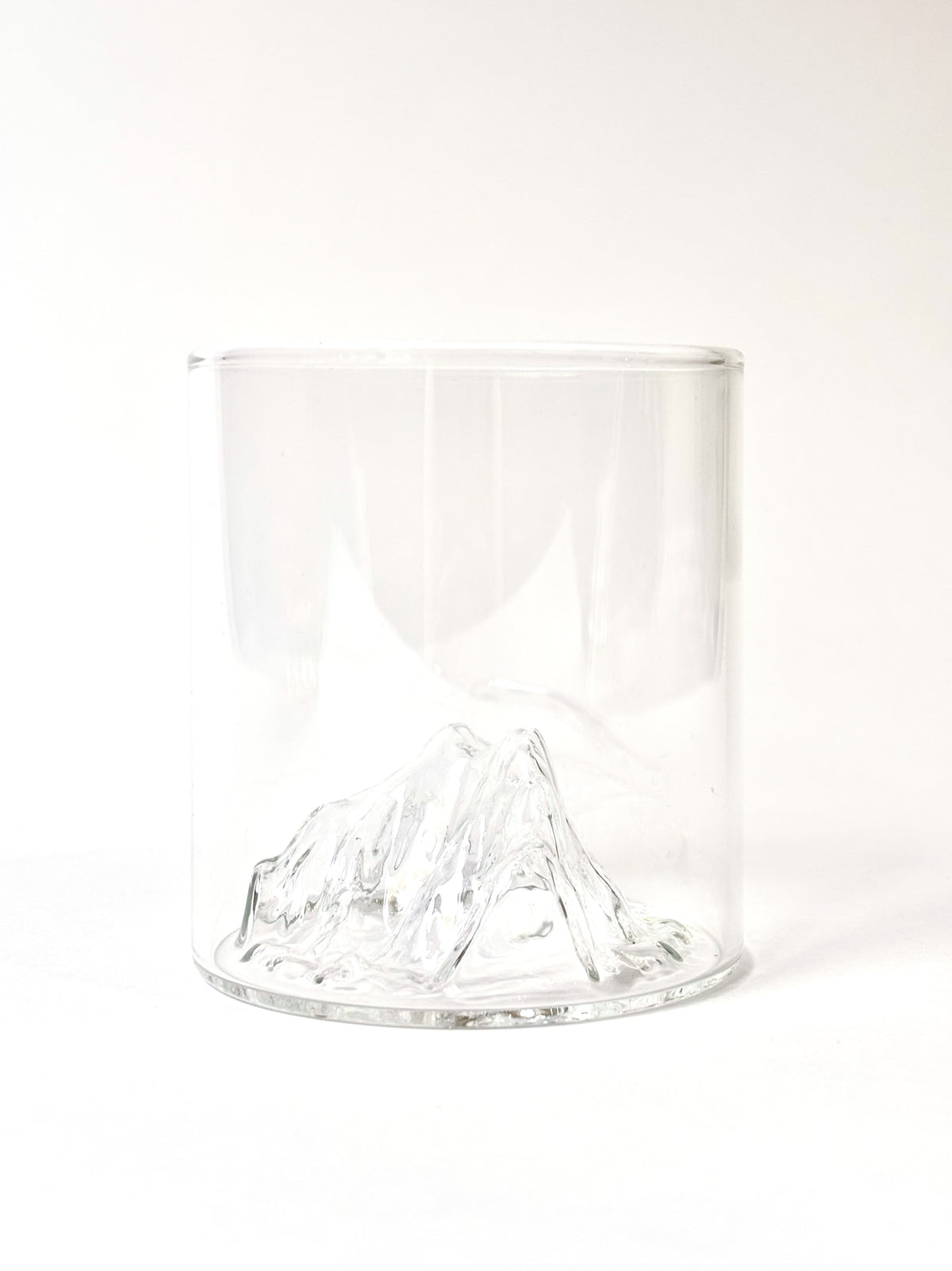 The Khustup Mountain Glass —The Legend of Syunik